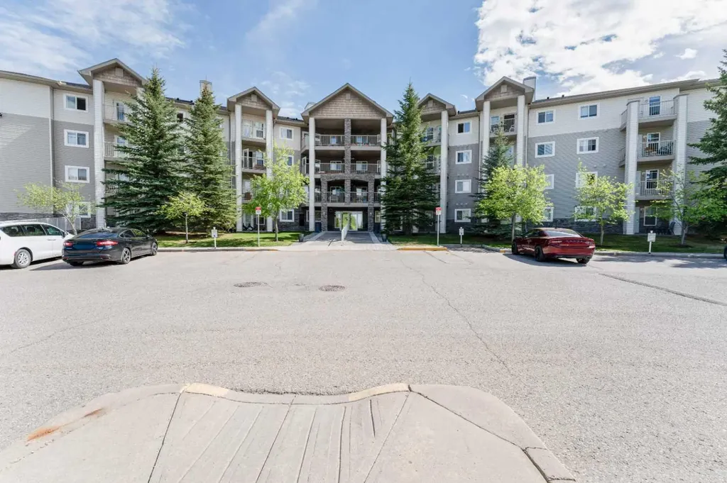 5000 Somervale Court SW Calgary AB T2Y 4M1