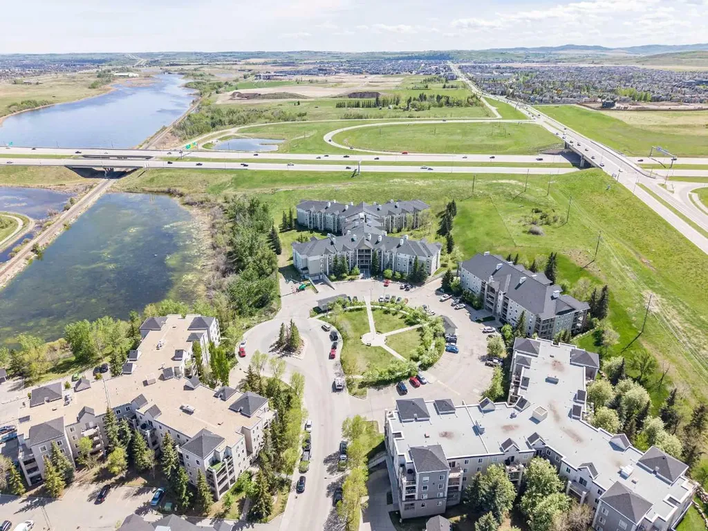 5000 Somervale Court SW Calgary AB T2Y 4M1