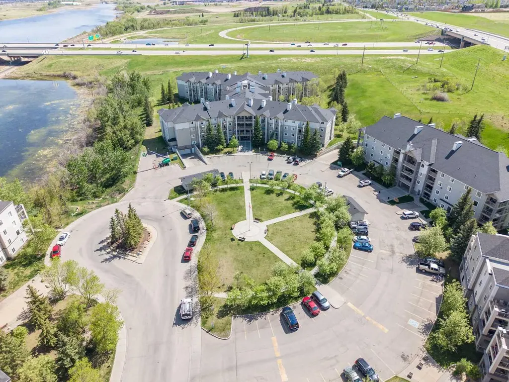 5000 Somervale Court SW Calgary AB T2Y 4M1