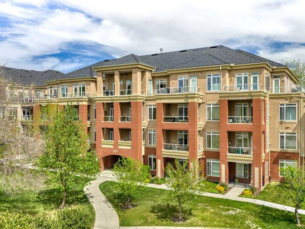 14 Hemlock Crescent SW Calgary AB T3C2Z1