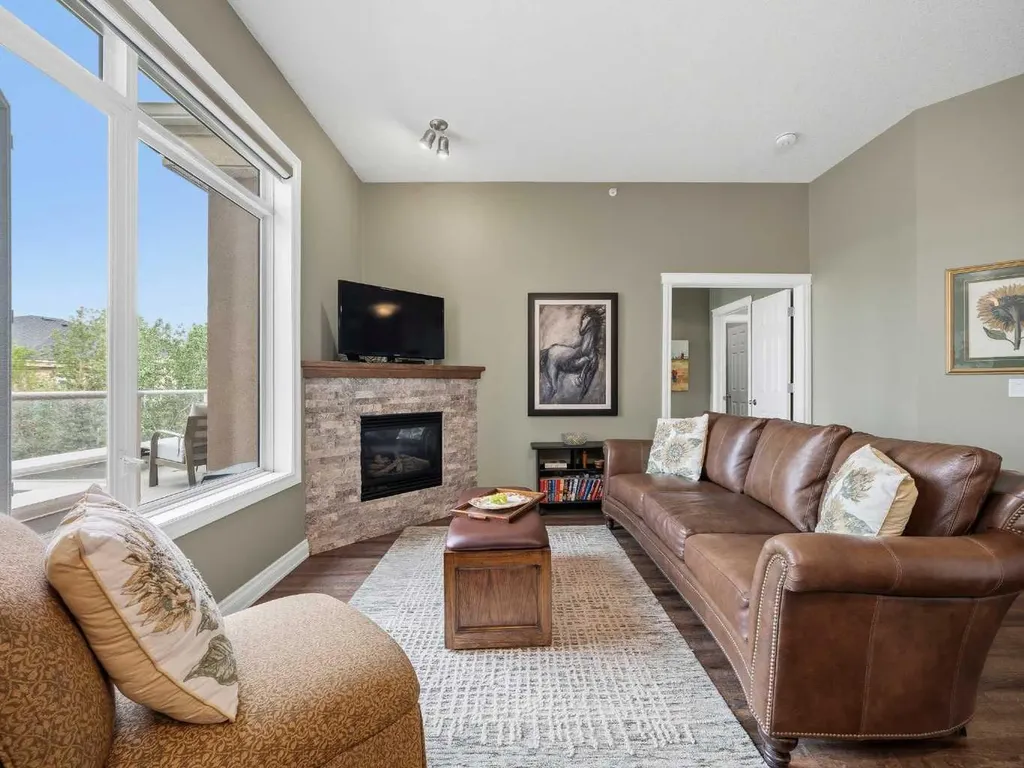 14 Hemlock Crescent SW Calgary AB T3C2Z1