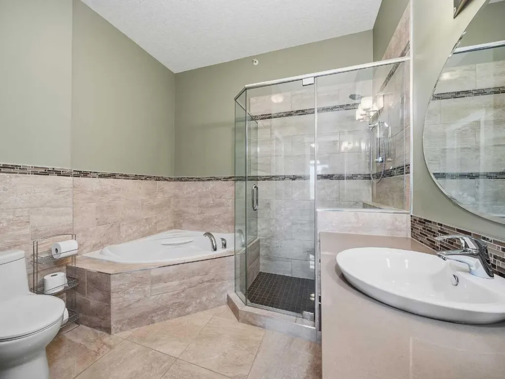 14 Hemlock Crescent SW Calgary AB T3C2Z1