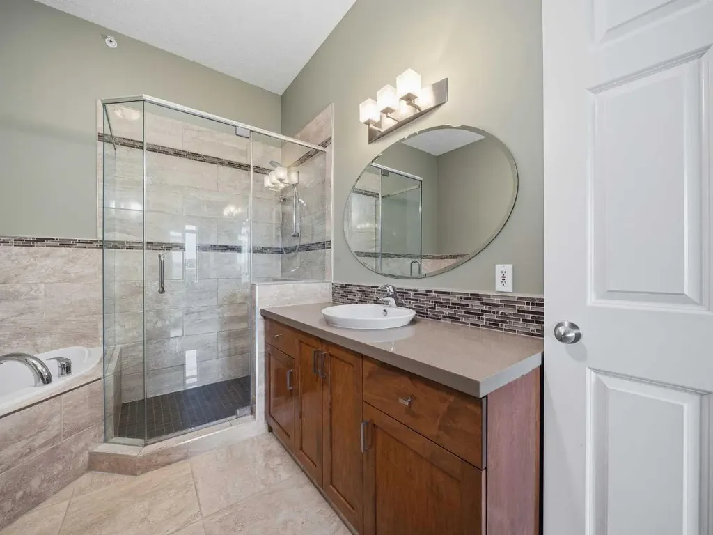 14 Hemlock Crescent SW Calgary AB T3C2Z1