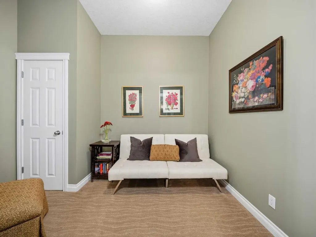 14 Hemlock Crescent SW Calgary AB T3C2Z1