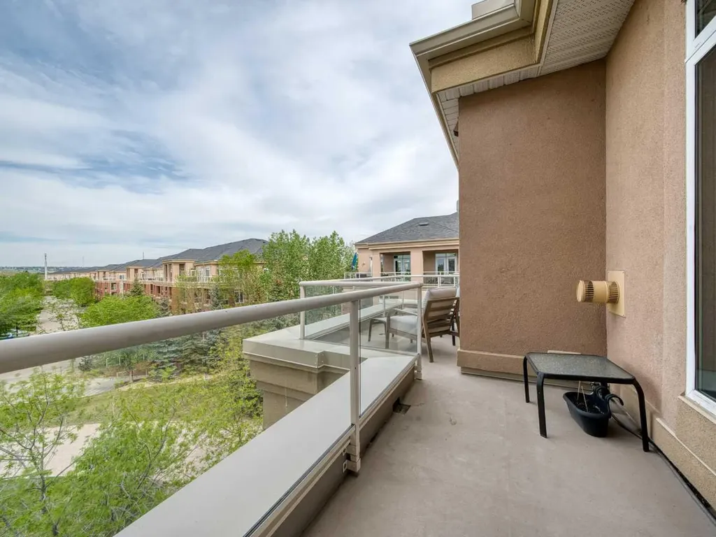 14 Hemlock Crescent SW Calgary AB T3C2Z1
