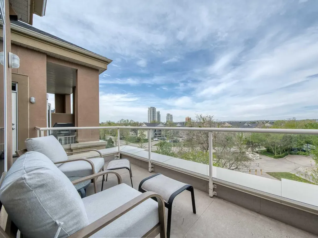 14 Hemlock Crescent SW Calgary AB T3C2Z1