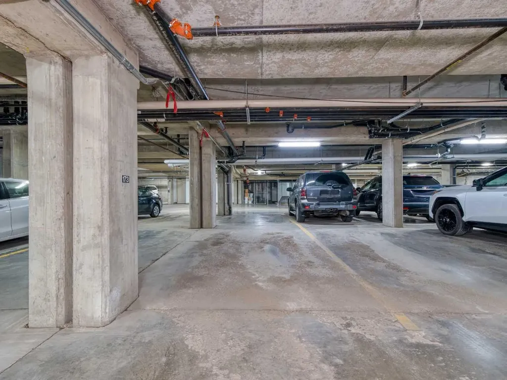 14 Hemlock Crescent SW Calgary AB T3C2Z1