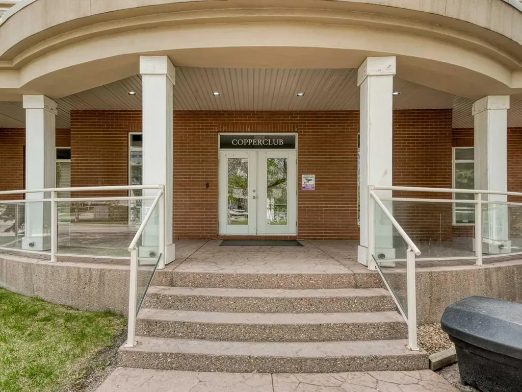 14 Hemlock Crescent SW Calgary AB T3C2Z1