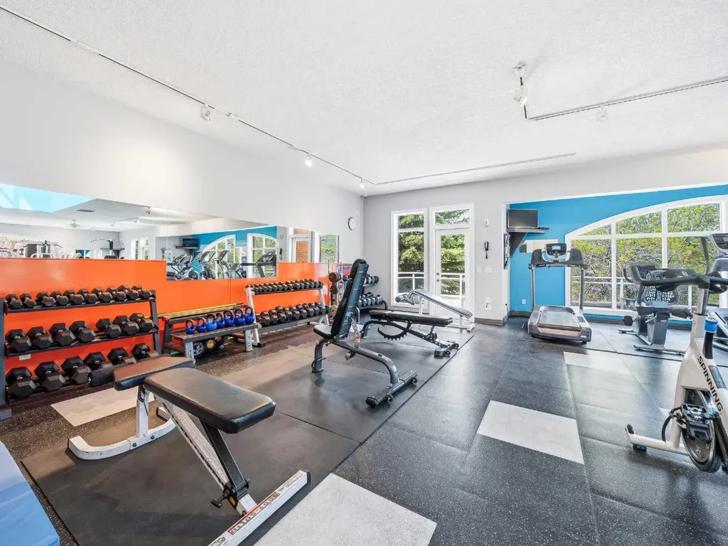14 Hemlock Crescent SW Calgary AB T3C2Z1