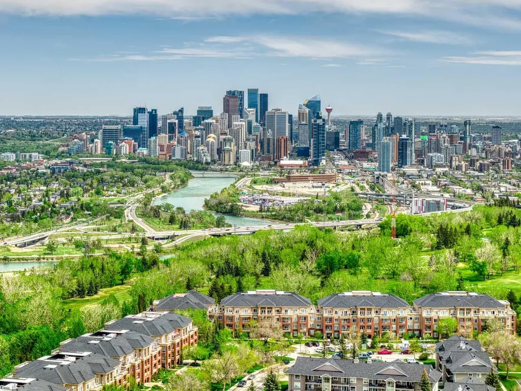 14 Hemlock Crescent SW Calgary AB T3C2Z1