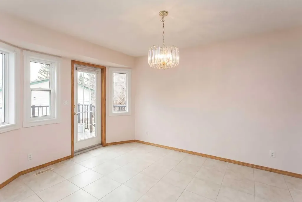 14 Lincoln Park Lacombe AB T4L 1P3