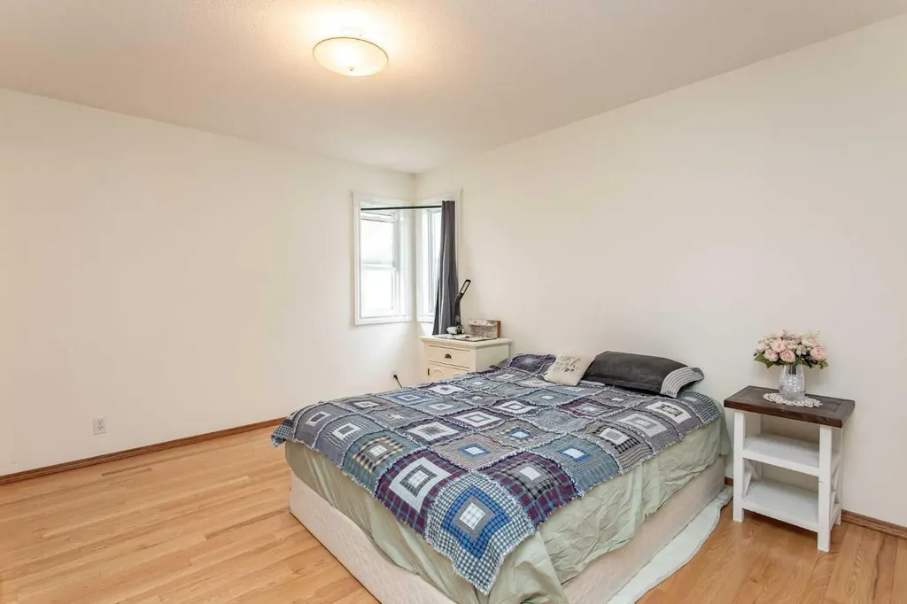 14 Lincoln Park Lacombe AB T4L 1P3