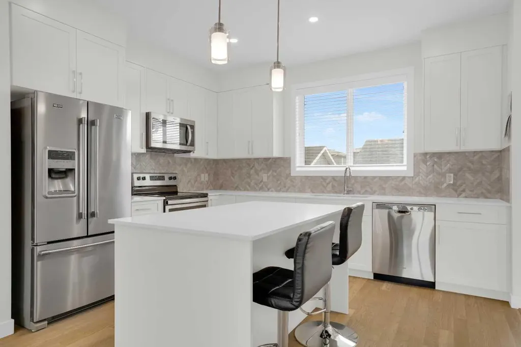 59 D'arcy Boulevard Okotoks AB T1S 5S6