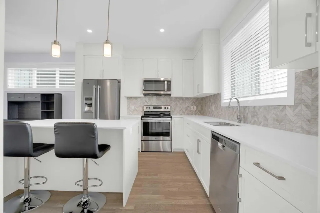 59 D'arcy Boulevard Okotoks AB T1S 5S6