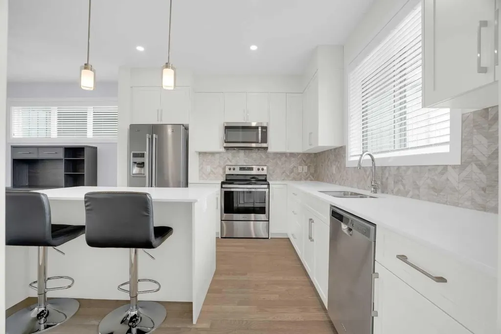 59 D'arcy Boulevard Okotoks AB T1S 5S6