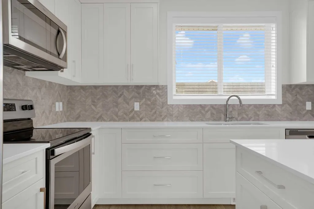 59 D'arcy Boulevard Okotoks AB T1S 5S6
