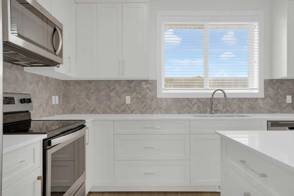 59 D'arcy Boulevard Okotoks AB T1S 5S6
