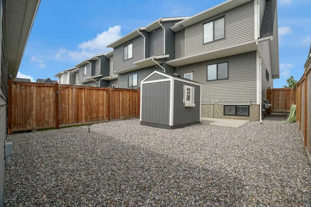 59 D'arcy Boulevard Okotoks AB T1S 5S6