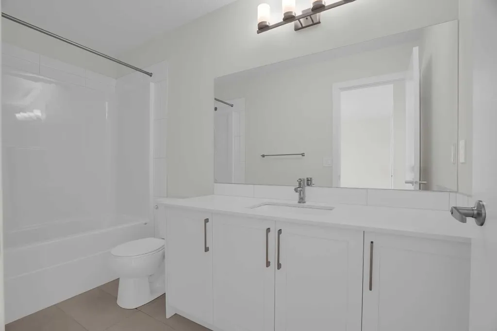 59 D'arcy Boulevard Okotoks AB T1S 5S6