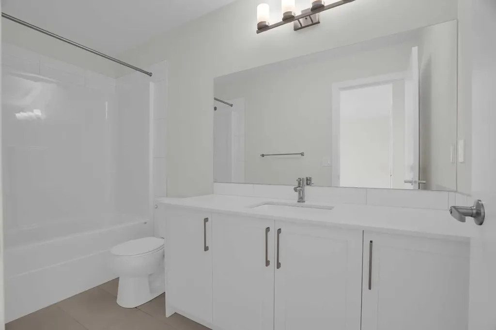59 D'arcy Boulevard Okotoks AB T1S 5S6