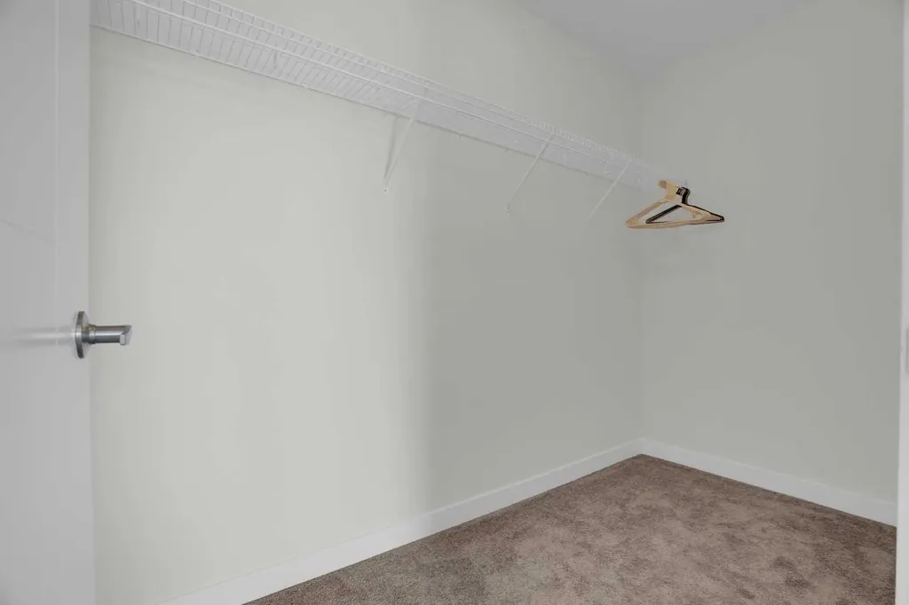 59 D'arcy Boulevard Okotoks AB T1S 5S6