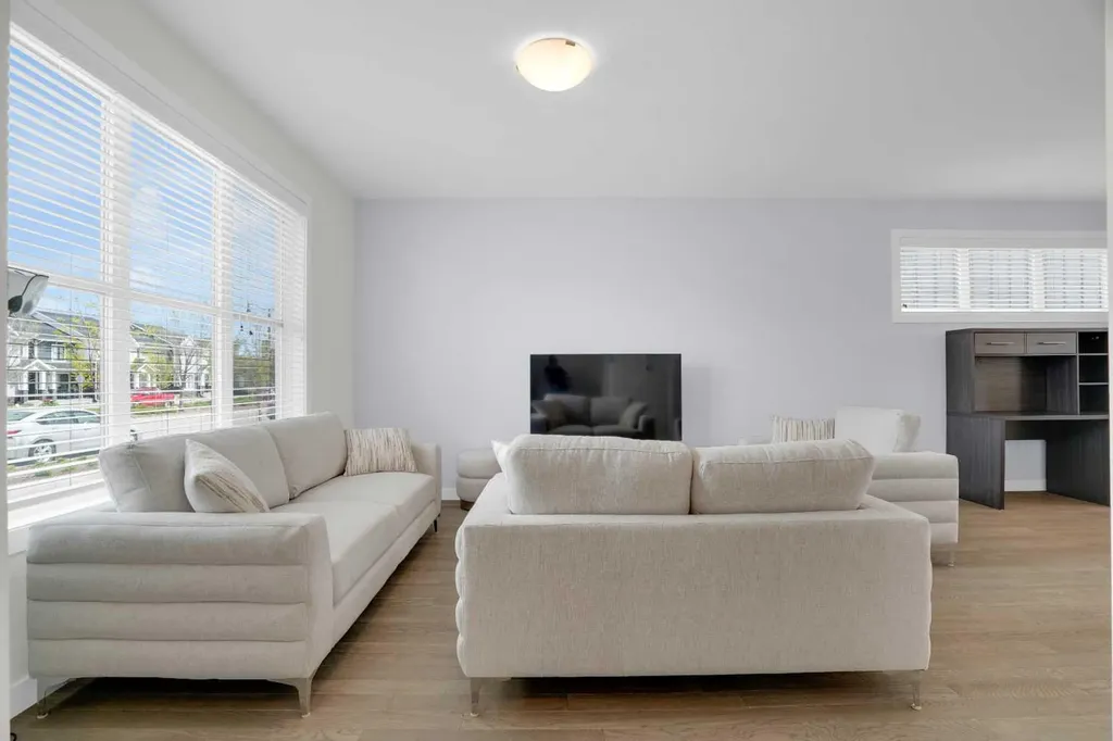 59 D'arcy Boulevard Okotoks AB T1S 5S6