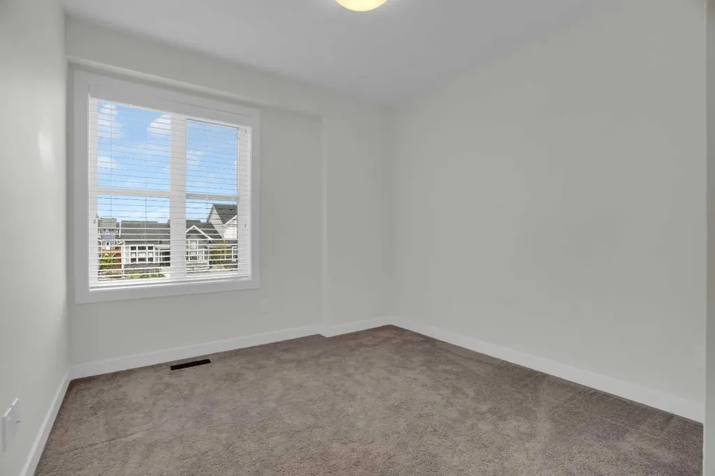 59 D'arcy Boulevard Okotoks AB T1S 5S6