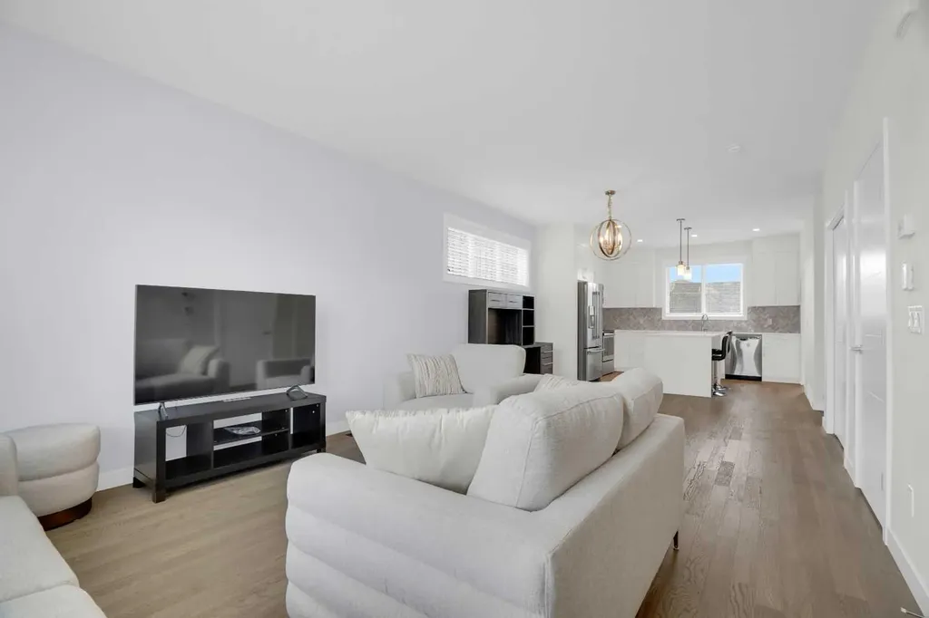 59 D'arcy Boulevard Okotoks AB T1S 5S6