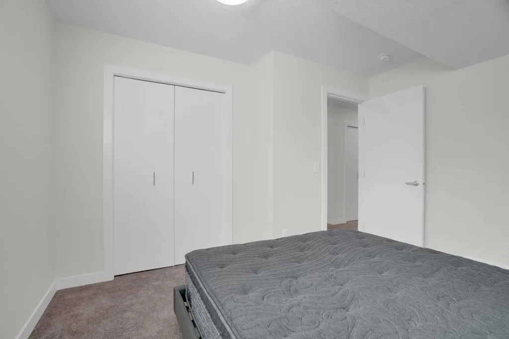 59 D'arcy Boulevard Okotoks AB T1S 5S6