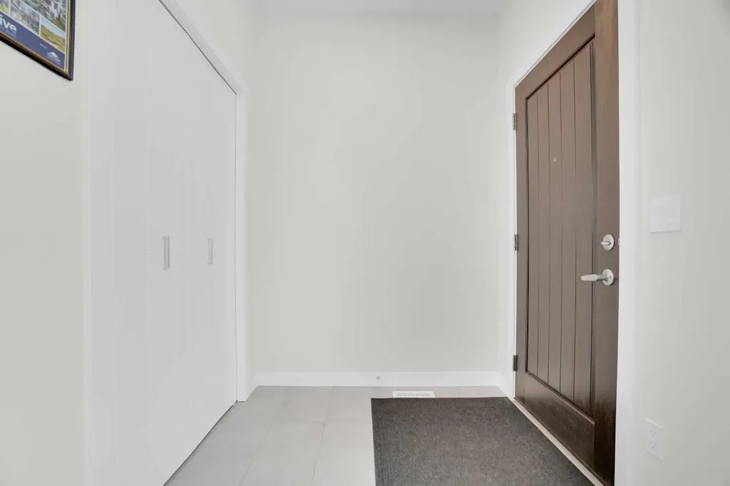 59 D'arcy Boulevard Okotoks AB T1S 5S6