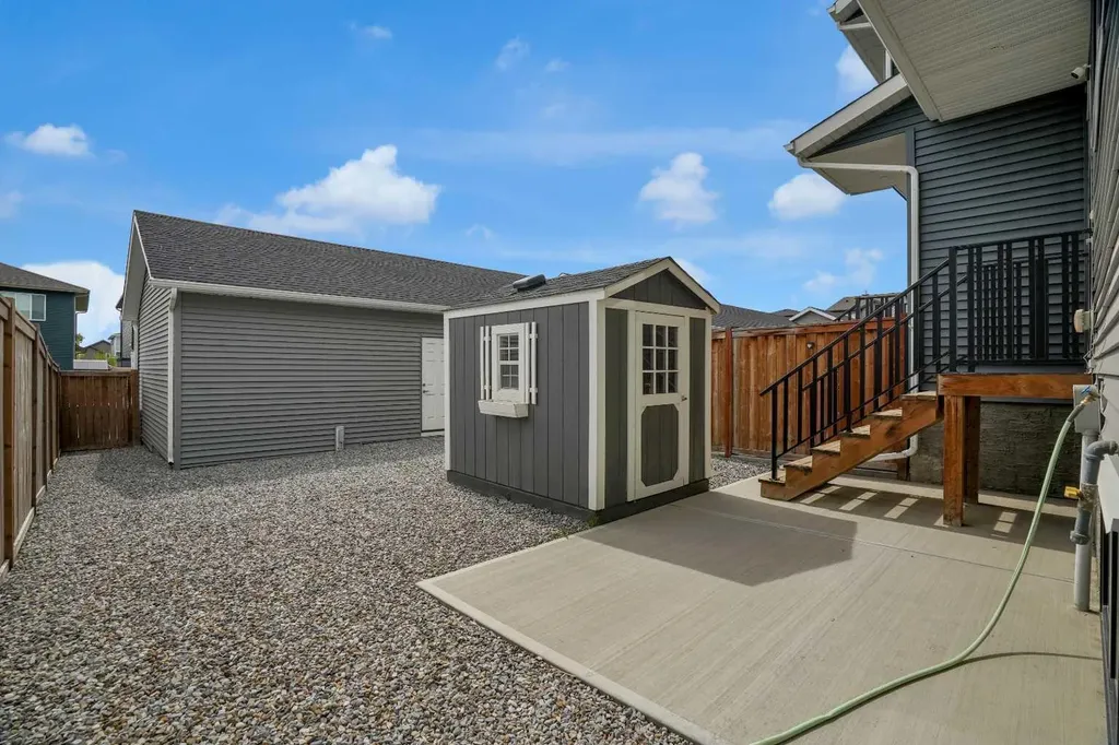 59 D'arcy Boulevard Okotoks AB T1S 5S6