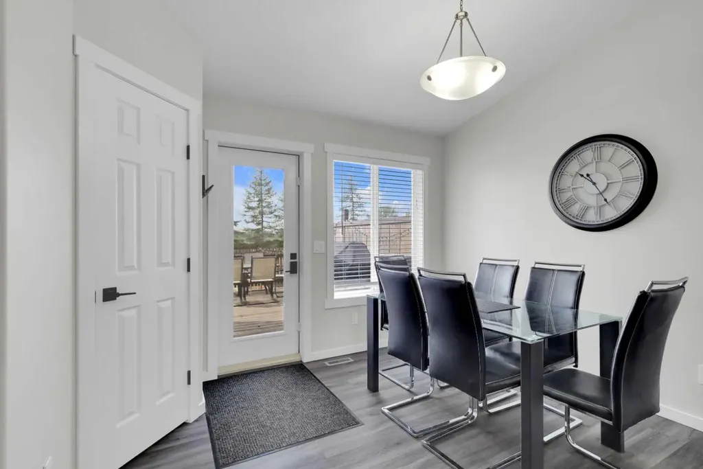 68 Ireland Crescent Red Deer AB T4R 3K8