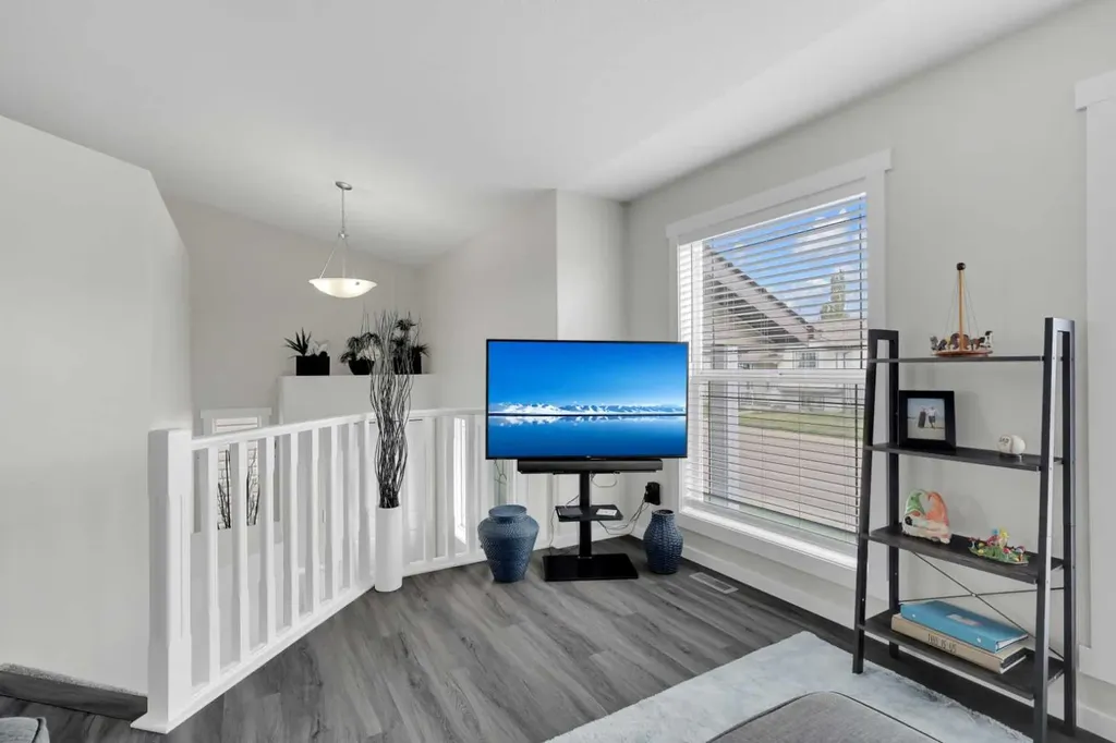 68 Ireland Crescent Red Deer AB T4R 3K8