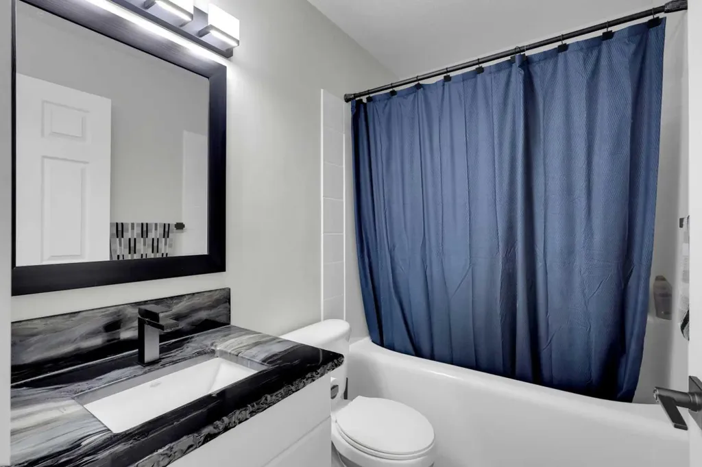 68 Ireland Crescent Red Deer AB T4R 3K8