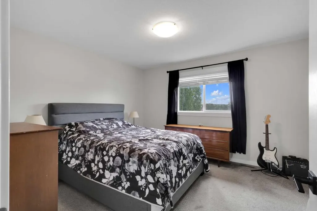 68 Ireland Crescent Red Deer AB T4R 3K8