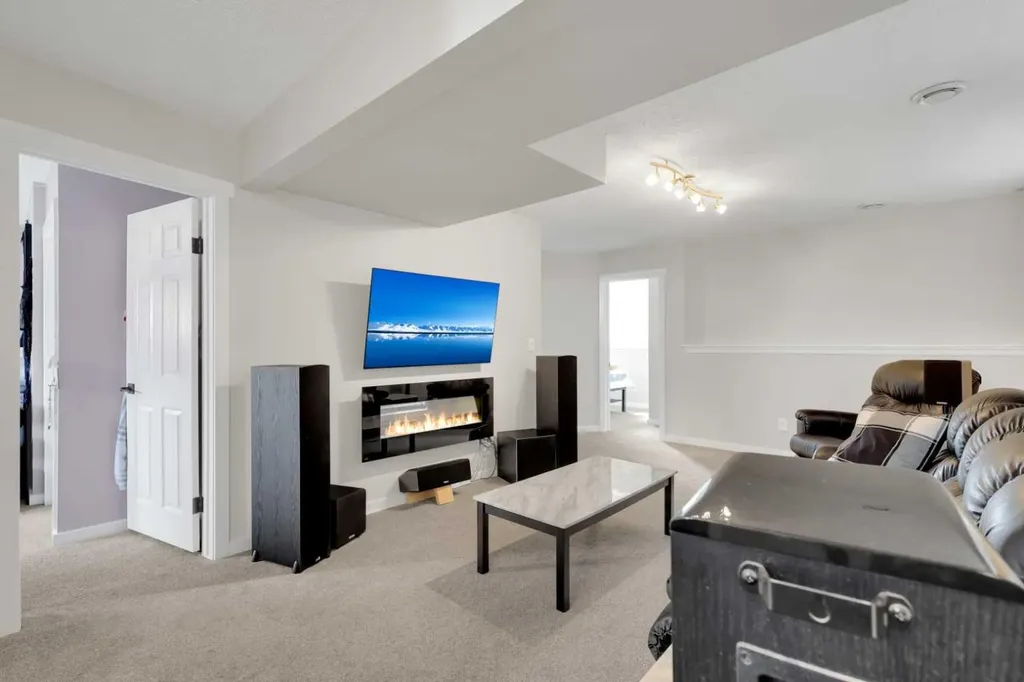 68 Ireland Crescent Red Deer AB T4R 3K8