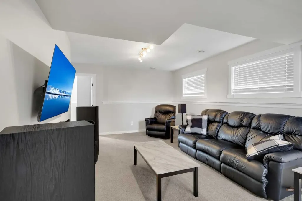 68 Ireland Crescent Red Deer AB T4R 3K8