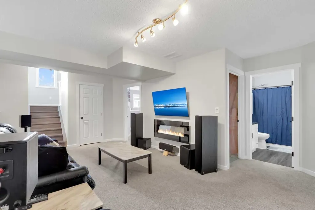 68 Ireland Crescent Red Deer AB T4R 3K8