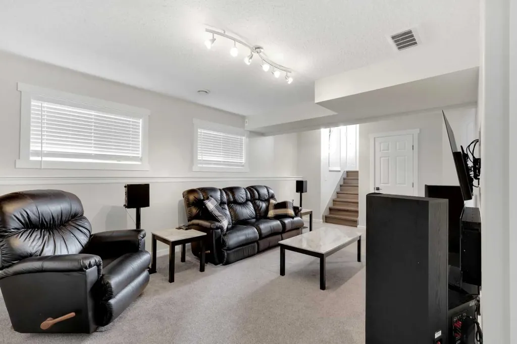 68 Ireland Crescent Red Deer AB T4R 3K8