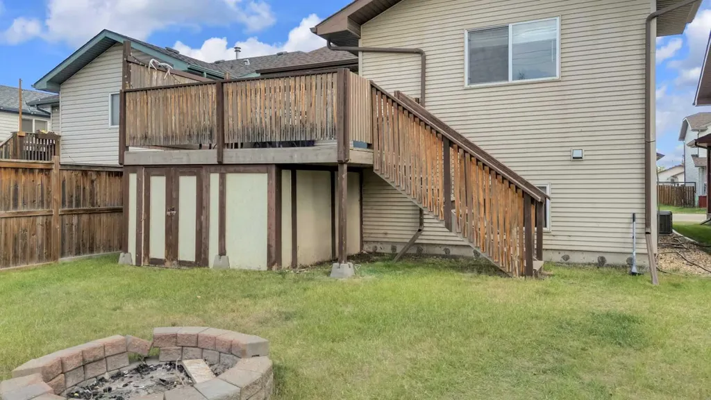 68 Ireland Crescent Red Deer AB T4R 3K8