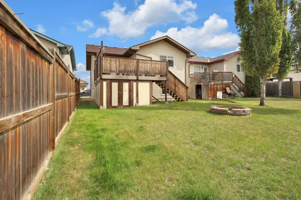 68 Ireland Crescent Red Deer AB T4R 3K8