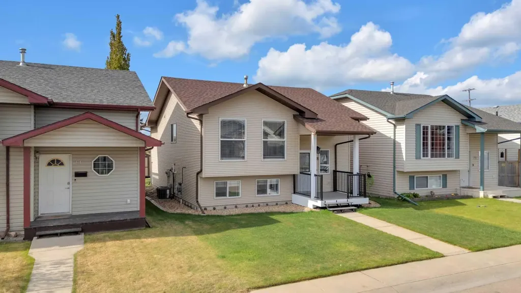 68 Ireland Crescent Red Deer AB T4R 3K8