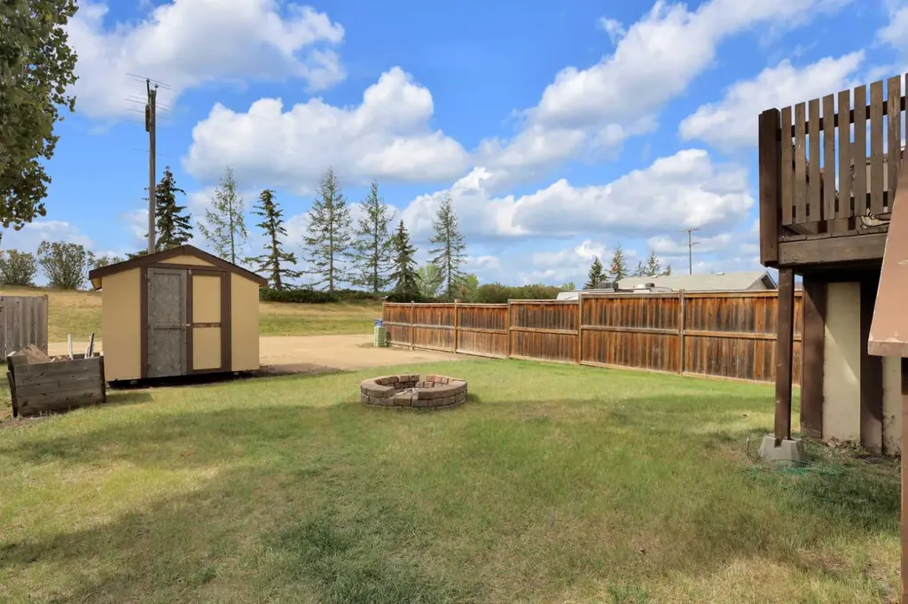 68 Ireland Crescent Red Deer AB T4R 3K8