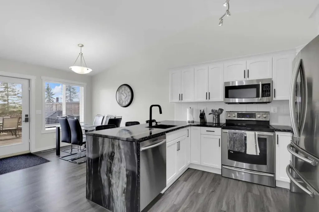 68 Ireland Crescent Red Deer AB T4R 3K8