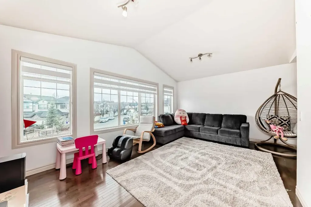 58 Bridleridge Green SW Calgary AB T2Y 0E4