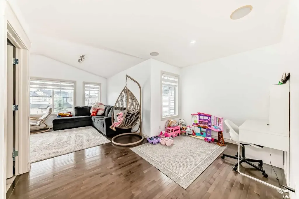 58 Bridleridge Green SW Calgary AB T2Y 0E4