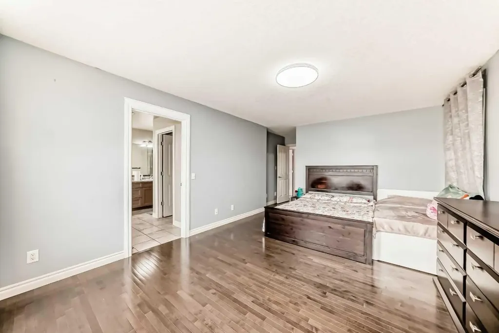 58 Bridleridge Green SW Calgary AB T2Y 0E4