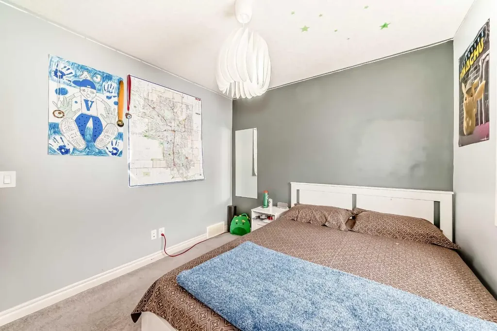 58 Bridleridge Green SW Calgary AB T2Y 0E4