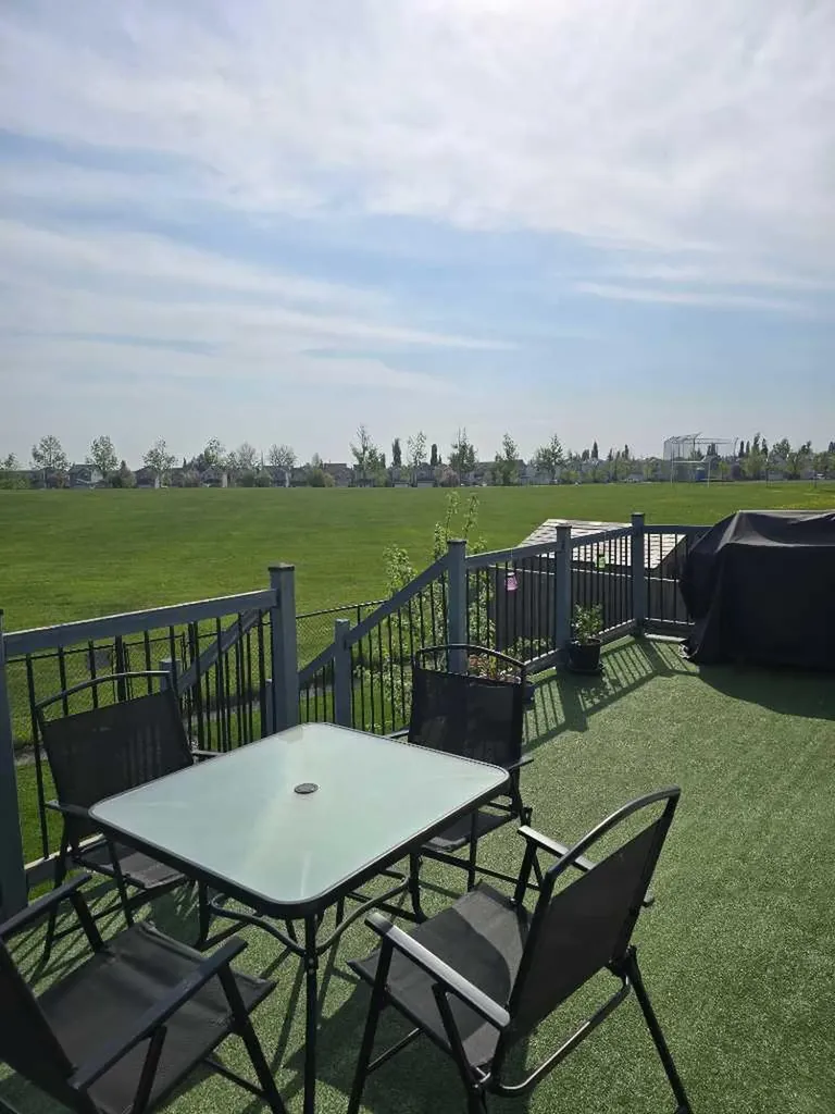 58 Bridleridge Green SW Calgary AB T2Y 0E4