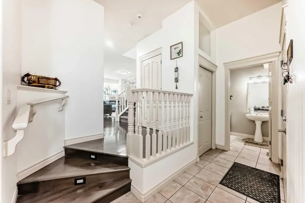 58 Bridleridge Green SW Calgary AB T2Y 0E4